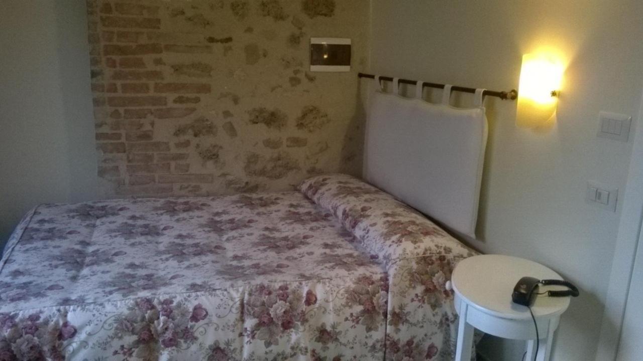 Arnolfo B&B Colle Val D'Elsa Quarto foto