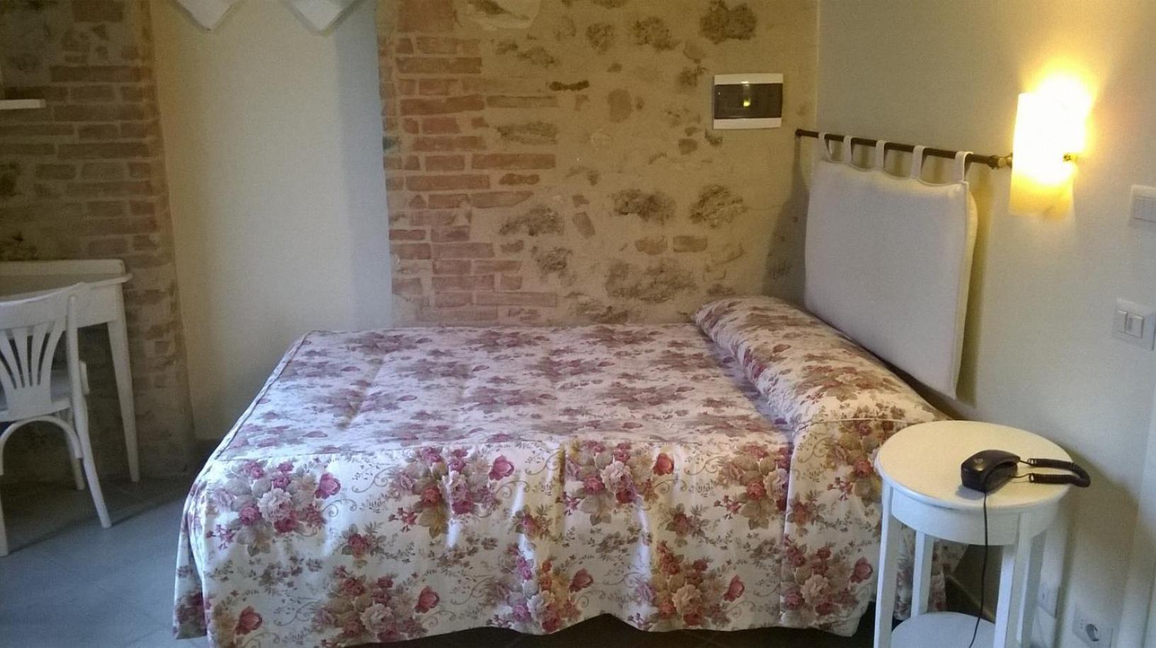 Arnolfo B&B Colle Val D'Elsa Quarto foto